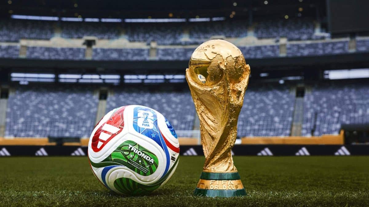 Adidas Trionda, il pallone ricaricabile dei Mondiali 2026: come funziona la nuova tecnologia con sensori e AI