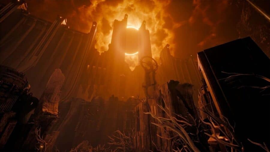 Cittadella aliena di SAROS illuminata da un’eclissi arancione, con strutture monumentali, radici contorte e atmosfera lovecraftiana.
