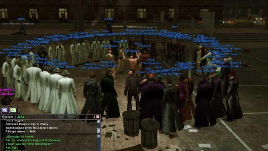 Numerosi giocatori riuniti in una piazza virtuale durante un evento di The Matrix Online.