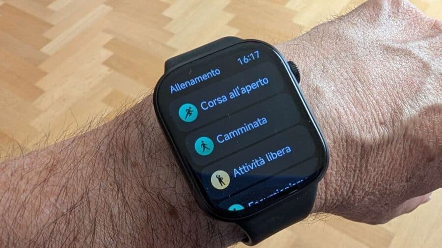 Menu Allenamento del Redmi Watch 6 al polso
