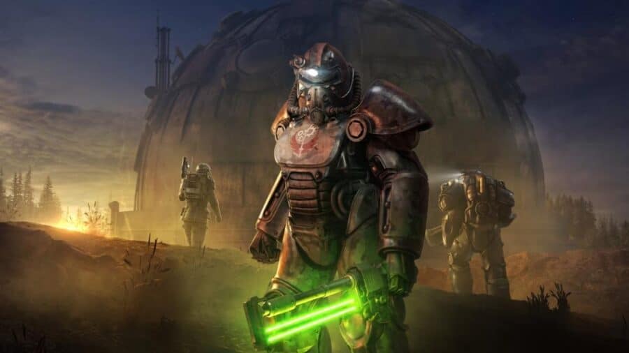 Un imponente paladino della Confraternita d'Acciaio indossa una massiccia Armatura Atomica T-60 e impugna un'arma laser con un forte bagliore verde, mentre alle sue spalle si intravede una struttura a cupola al tramonto.