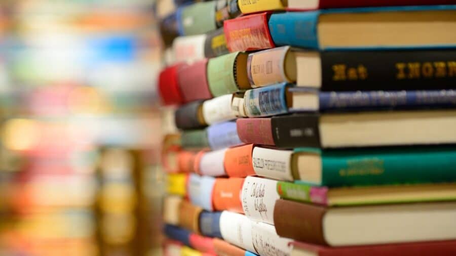 Perché le Big AI stanno svuotando il mercato dei libri usati
