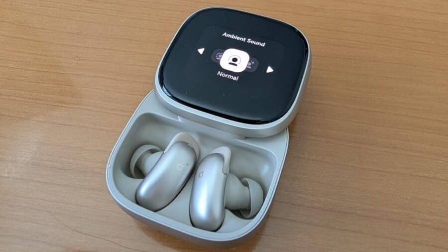Custodia Anker Soundcore Liberty 5 Pro Max con modalità Ambient Sound impostata su Normal