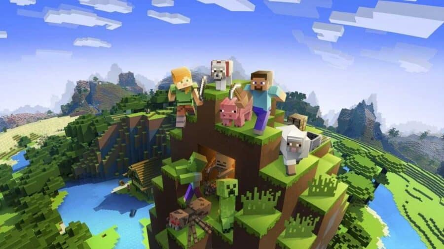 Artwork ufficiale del videogioco Minecraft che mostra i protagonisti Steve e Alex armati su una collina a blocchi, circondati da animali e celebri mostri come Creeper e Zombie.