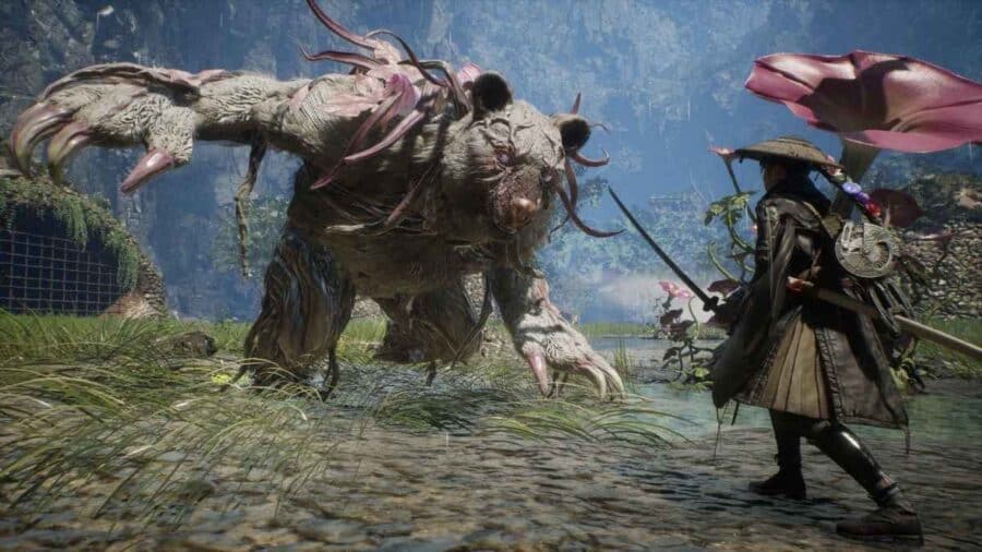 Emma, armata di katana, si prepara ad affrontare un enorme orso mutante con lunghi artigli affilati ed enormi petali rosa che spuntano dalla schiena, all'interno di una palude.