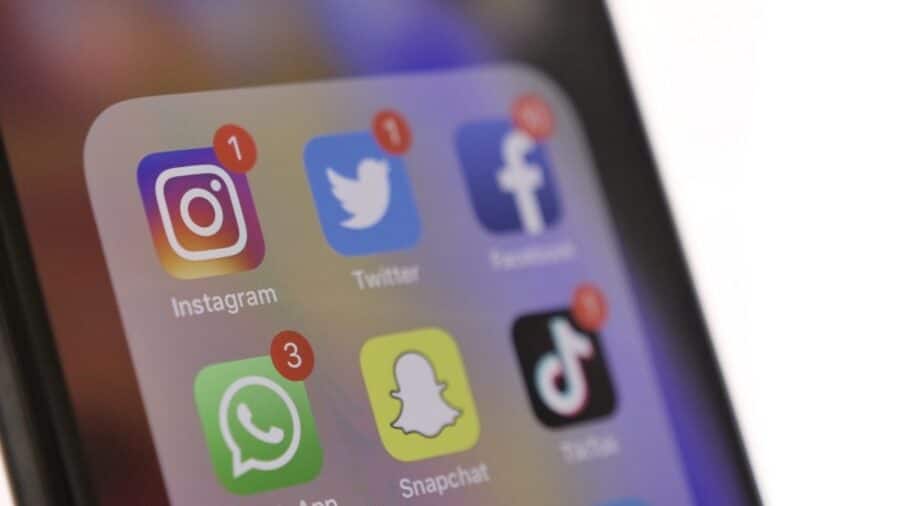 Come cambieranno Facebook e Instagram per gli adolescenti