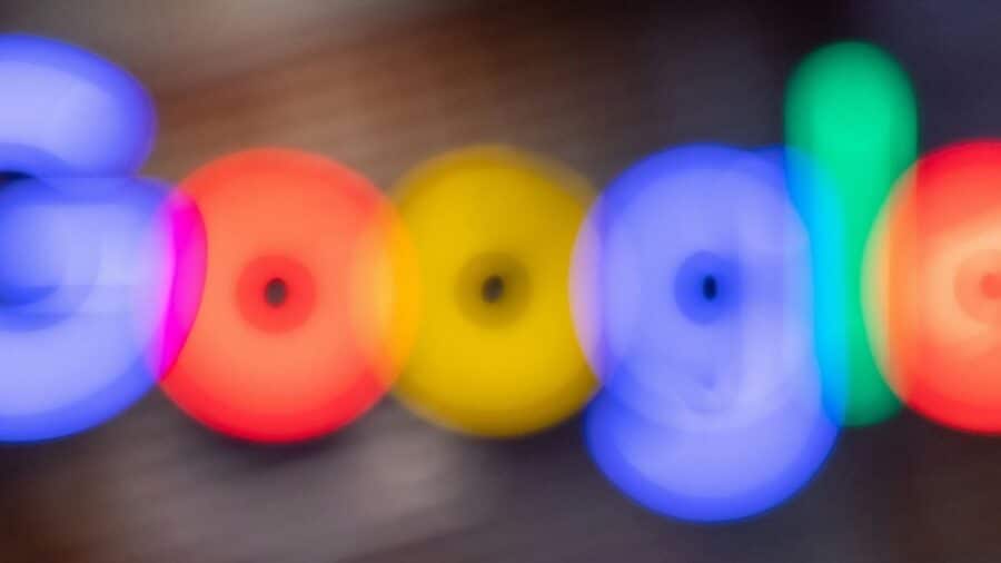 Google logo sfuocato