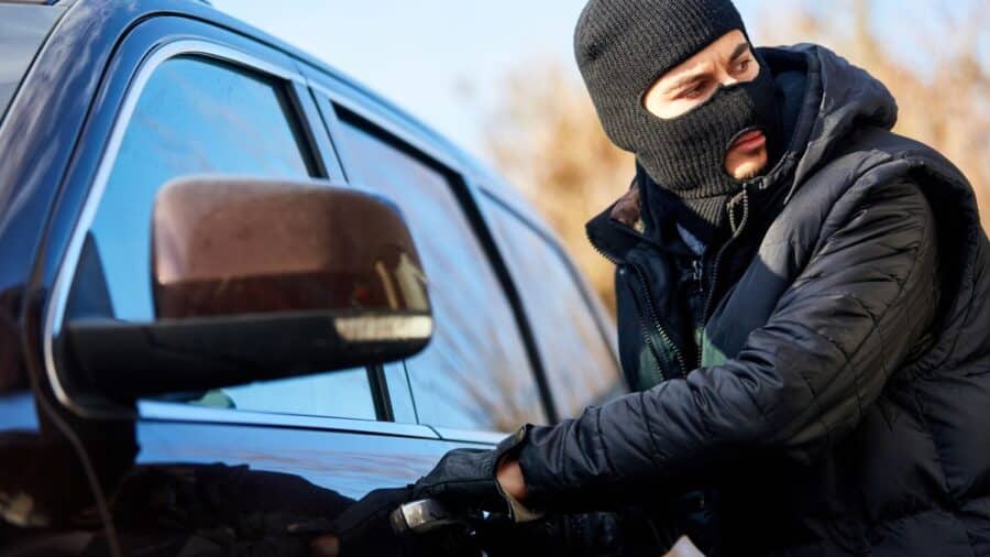 Proteggere l’auto dai furti cosa sapere davvero