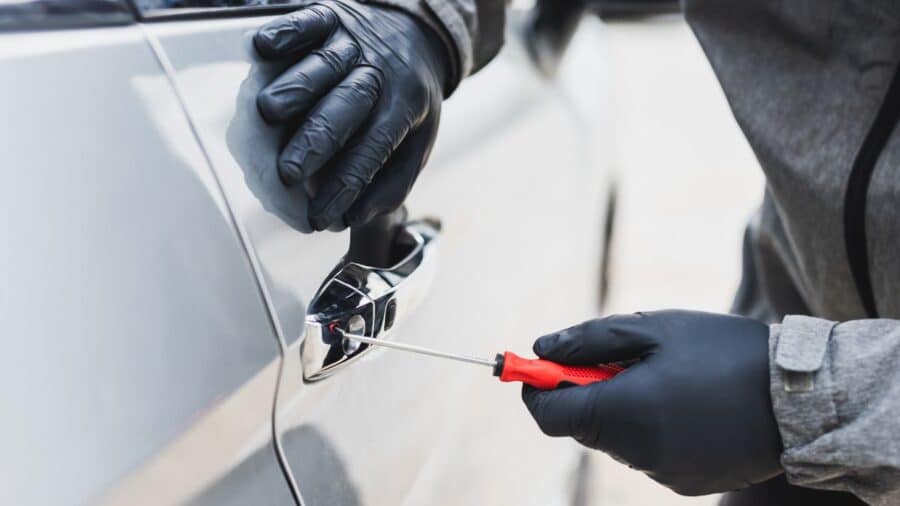 Proteggere l’auto dai furti cosa sapere davvero