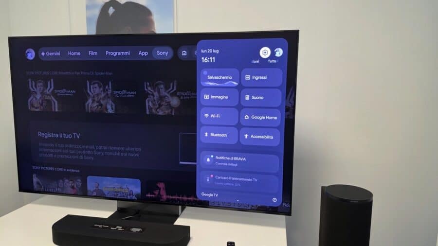 Menu delle impostazioni rapide di Google TV aperto sul BRAVIA 9 II con voci Immagine, Suono e Wi-Fi