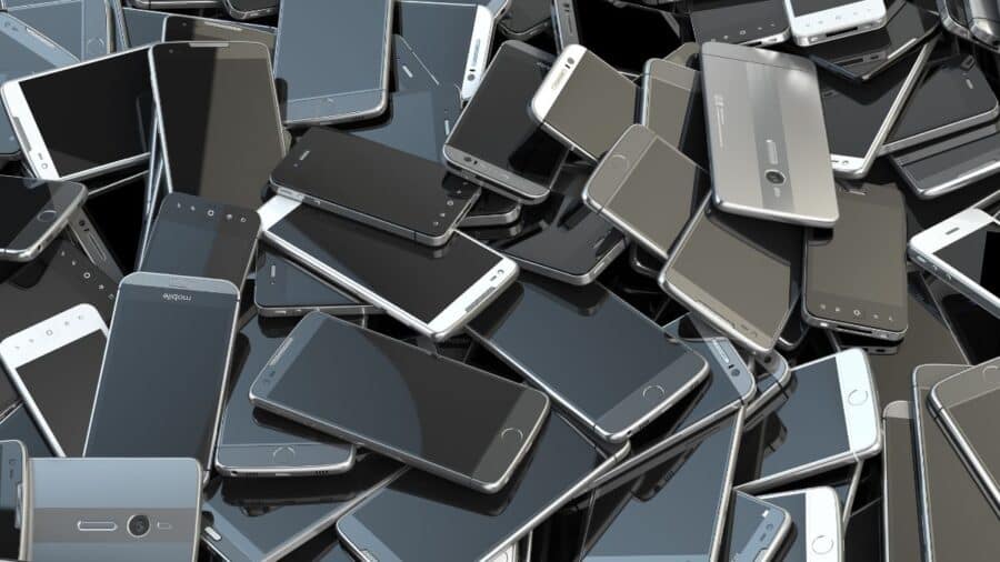Hai un vecchio smartphone nel cassetto Puoi usarlo così