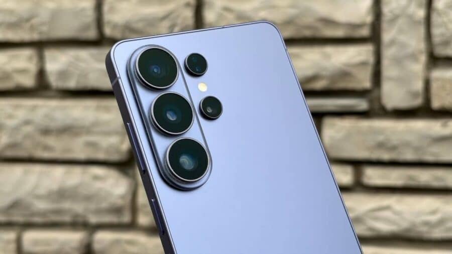 Mercato smartphone 2026 Samsung cresce mentre il settore rallenta