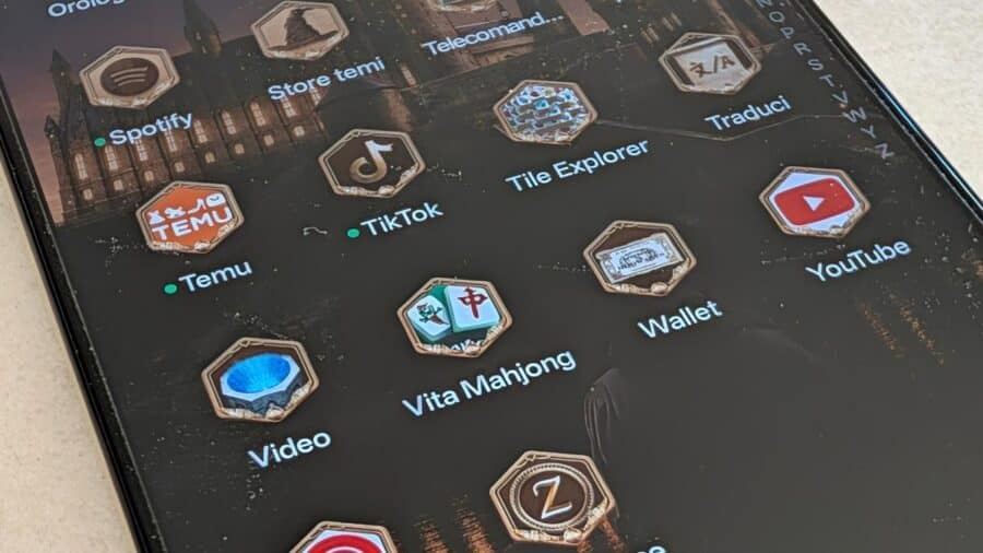 Icone a tema Hogwarts per Spotify, TikTok e YouTube nel cassetto app del Realme 16 Pro 5G Harry Potter Edition