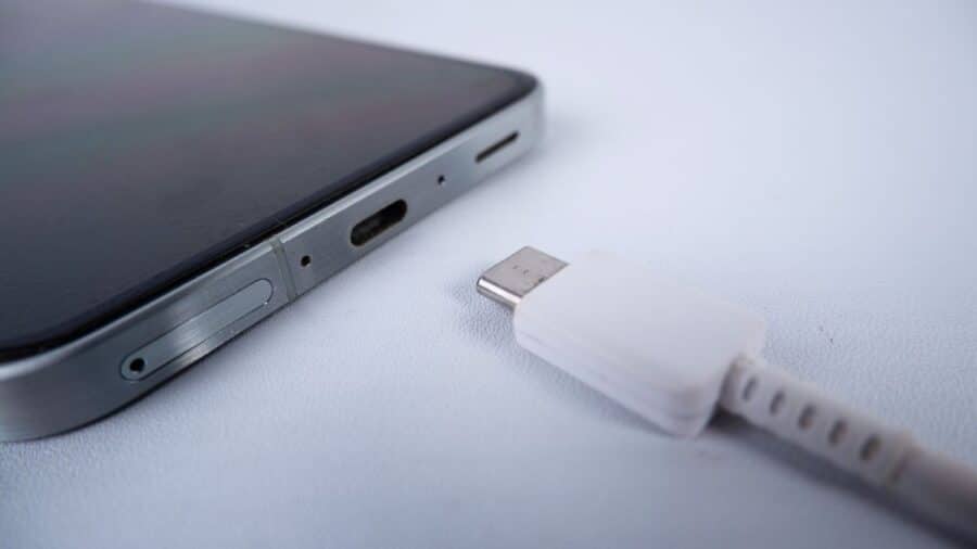 Ricarica rapida, il cavo USB-C conta davvero