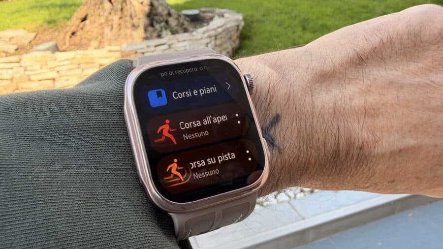 Huawei Watch D3, menu di selezione tra corsa all'aperto e corsa su pista