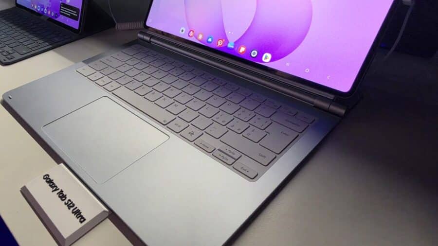 Galaxy Tab S12 Ultra con cover in alluminio