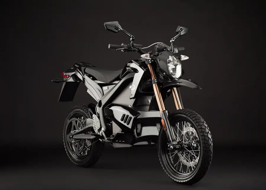 Zero DS stabilisce record mondiale di autonomia: 436,5 km con batteria Power Tank da 19,2 kWh