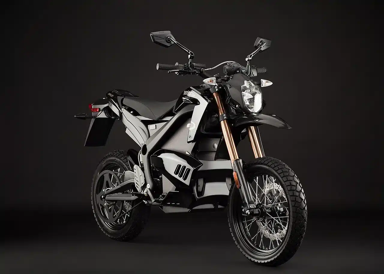 Zero DS stabilisce record mondiale di autonomia: 436,5 km con batteria Power Tank da 19,2 kWh