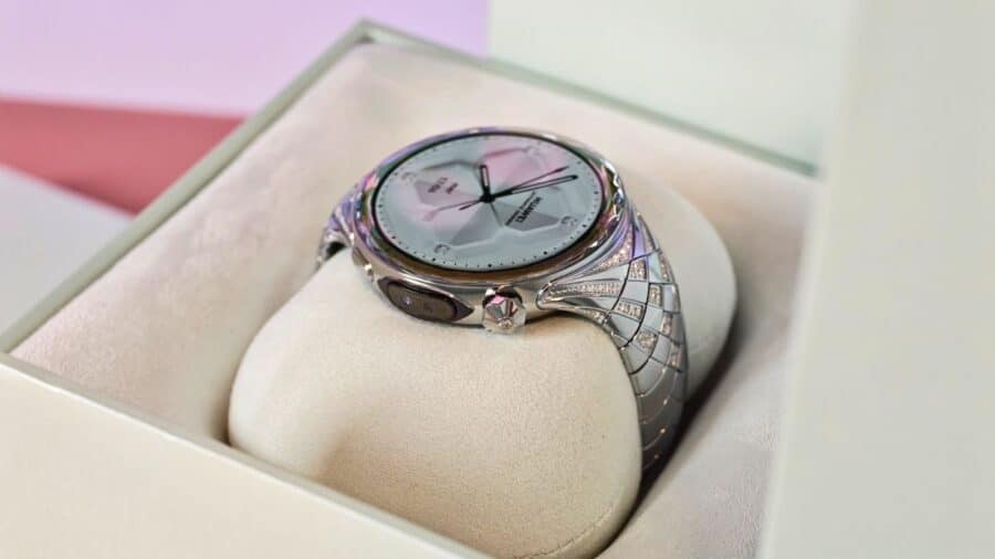 Huawei Watch Ultimate Design Spring Edition smartwatch gioiello di design
