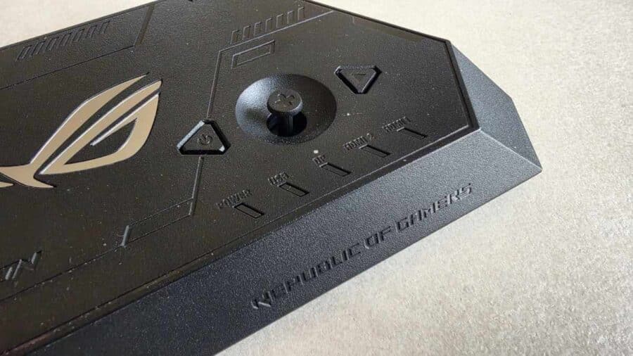 ASUS ROG XREAL R1: dock con joystick e logo ROG