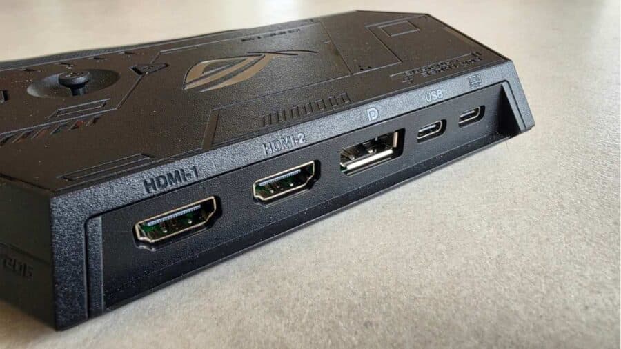 ASUS ROG XREAL R1: porte HDMI, DisplayPort e USB-C del dock