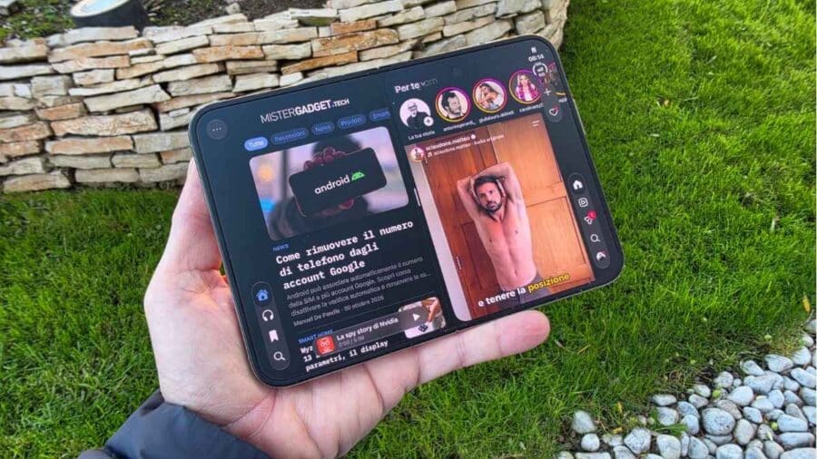 iPhone Duo aperto con Instagram in uso