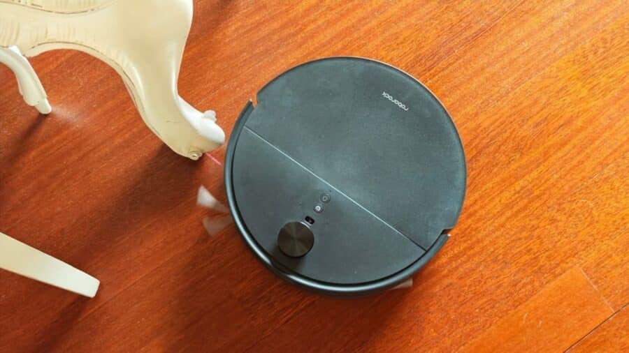 Roborock Saros 20 Flow Complete robot aspirapolvere che lava con acqua sempre pulita