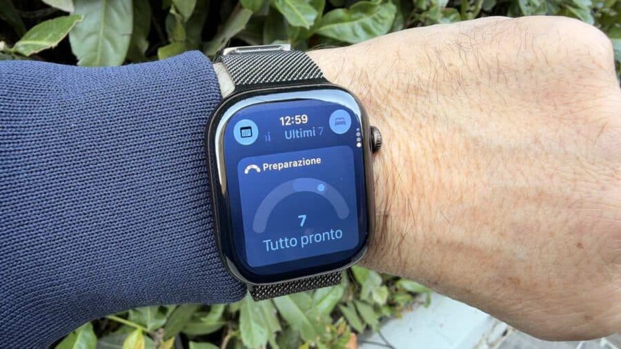 App Preparazione su Apple Watch Series 12 con punteggio 7 e giudizio "Tutto pronto"