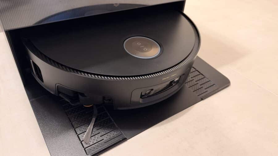 Robot Dreame X60 Pro Ultra nella base, vista dall’alto