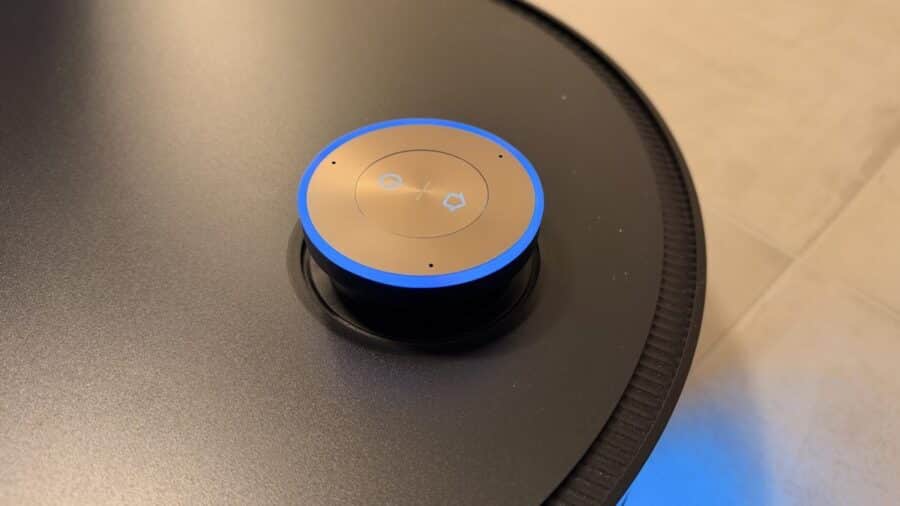 Pulsanti di accensione e ritorno alla base del robot Dreame