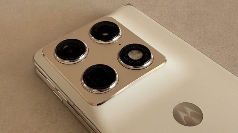 Il blocco fotocamere di Motorola Razr Fold