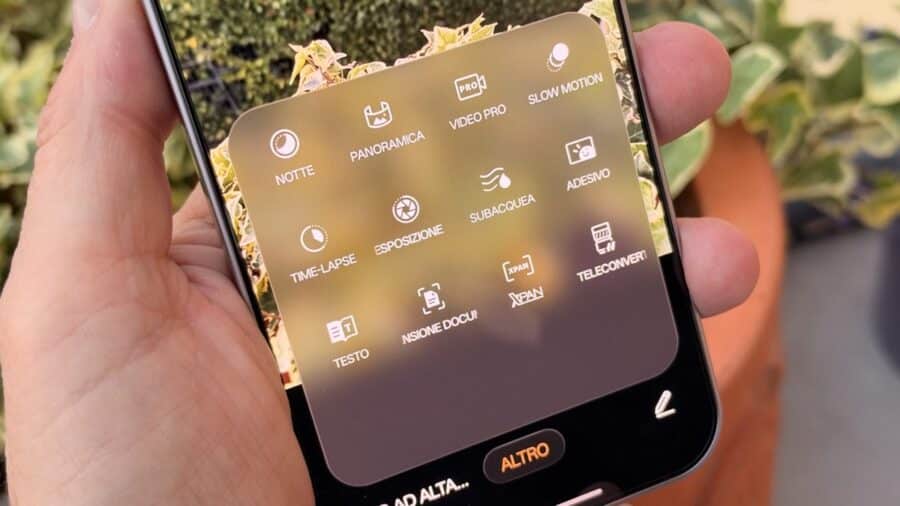Menu Altro della fotocamera di OPPO Find X10 Pro Max con Video Pro, XPan, Teleconverter e Subacquea
